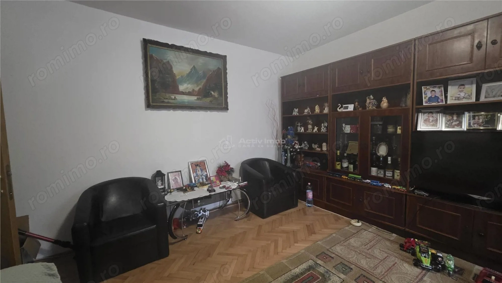 Apartament 4 decomandat, etaj 1 , CT - Pelendava