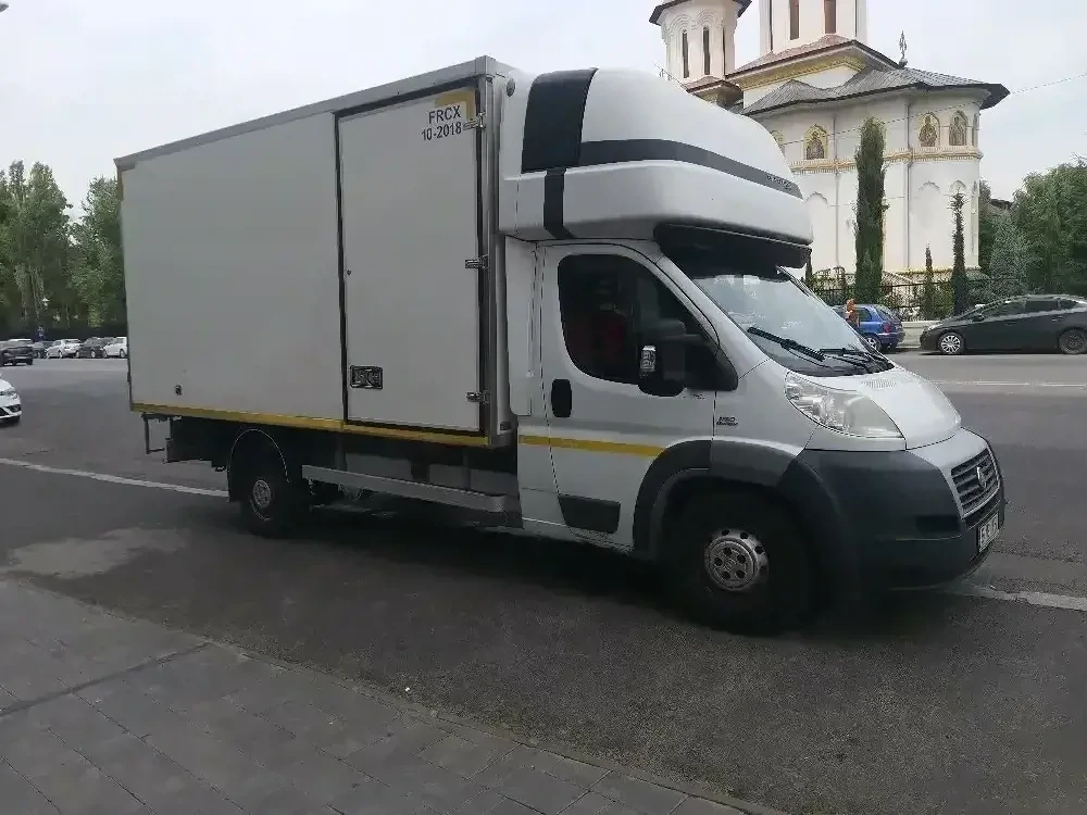 Vând autoutilitară 