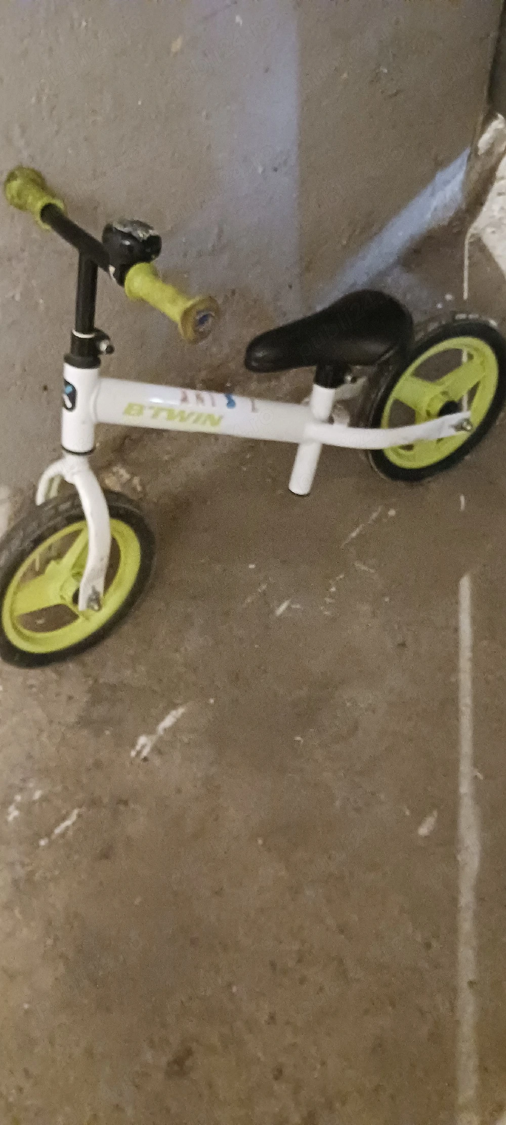 bicicleta fără pedale 