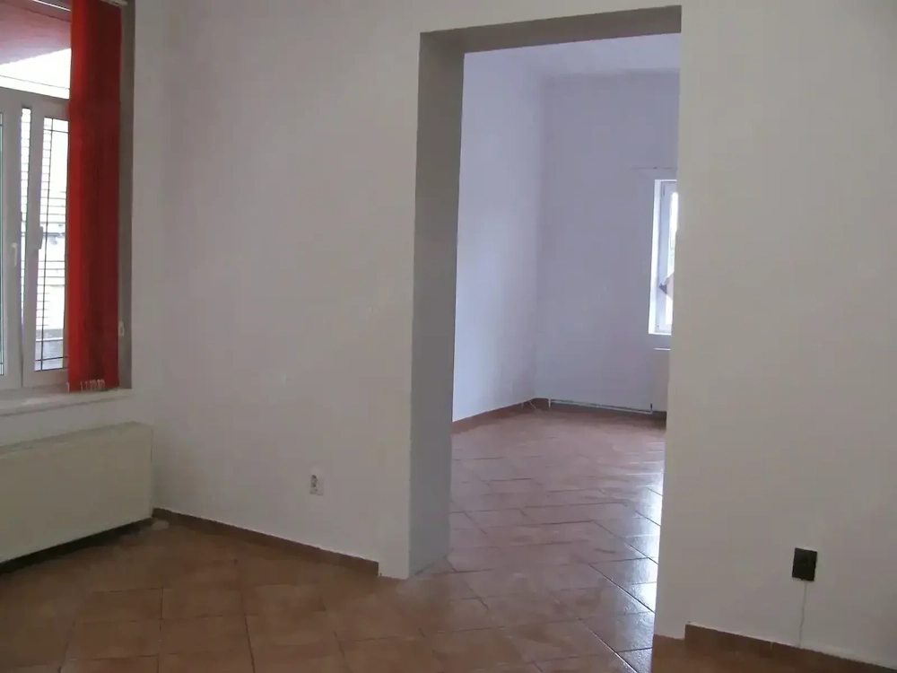 Spațiu comercial de închiriat   60 mp   Calea Șagului, zonă cu vad comercial excelent