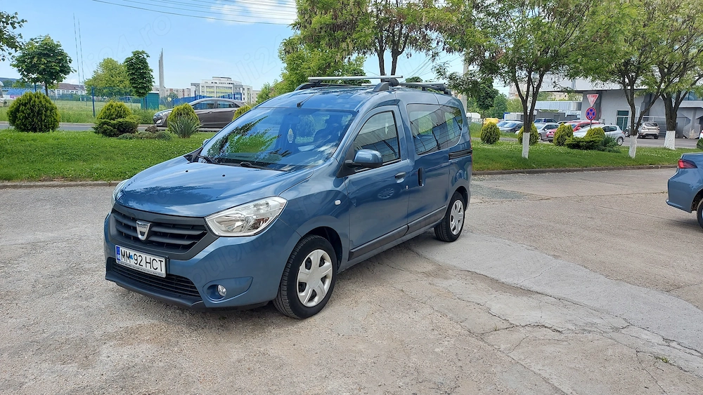 Vand Dacia Dokker 1.6i Laureate, 5 locuri, 2014, 37600 km, stare exceptionala