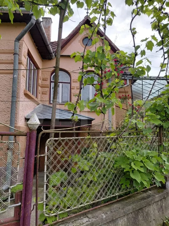 Gospodărie tradițională Chiheru de Jos – casă și 6 corpuri  clădiri pe 3.093 mp