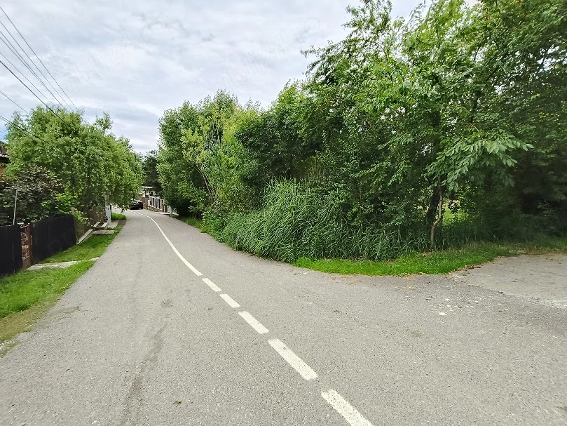 Teren intravilan 55 euro mp cu deschidere la 2 strazi de vanzare in Breaza