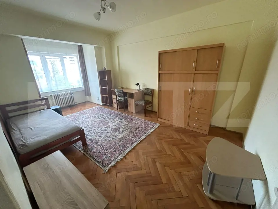 Apartament decomandat, 2 camere, zona Central Sora