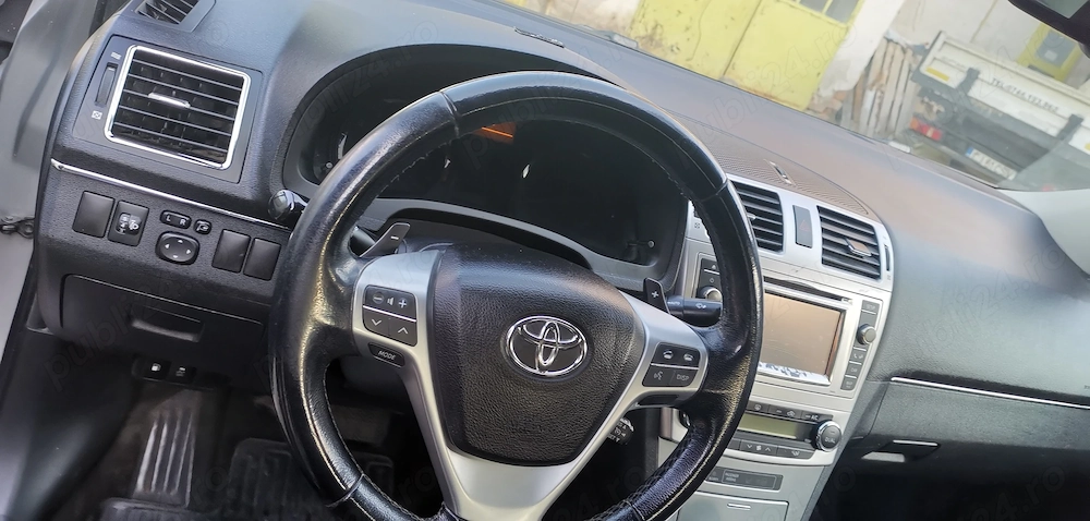 Avensis 1,8, benzina, automata 