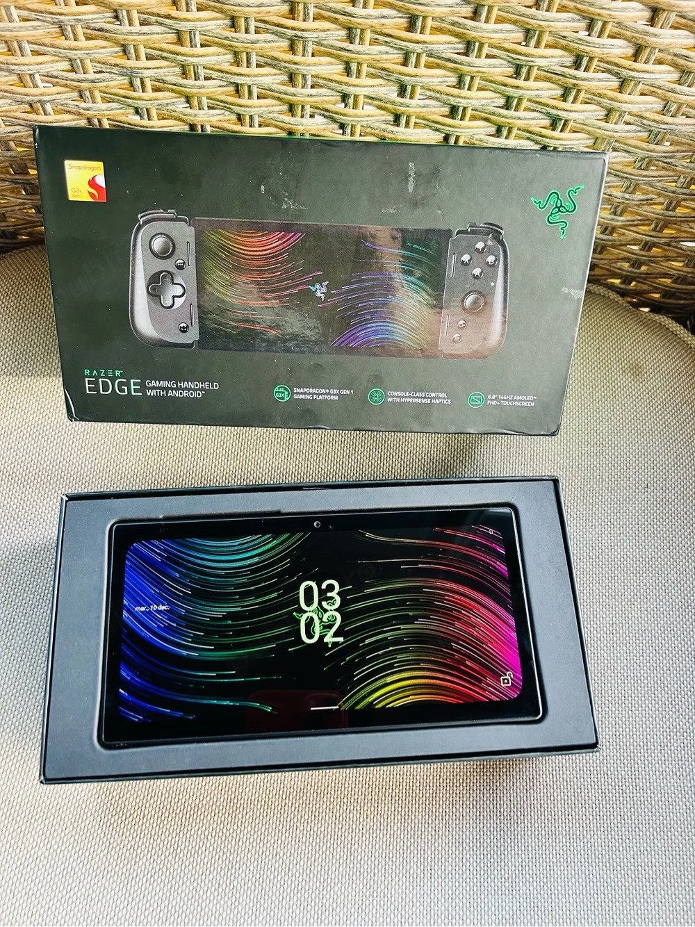 Consola portabila gaming Razer Edge Wifi + Controller Kishi V2 Pro