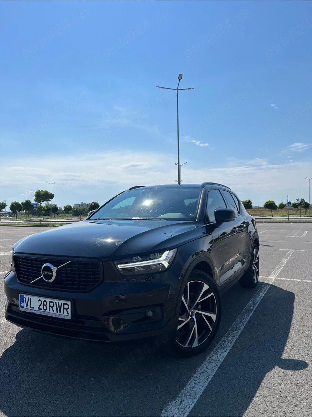 Volvo XC-40 T5 AWD R-Design, 247cp, incalzire auxiliara, distributie schimbata 108000