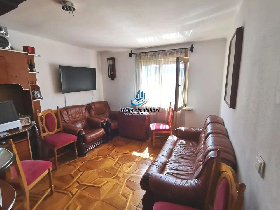 Apartament 3 camere decomandat, etaj 4, Calea Romanului