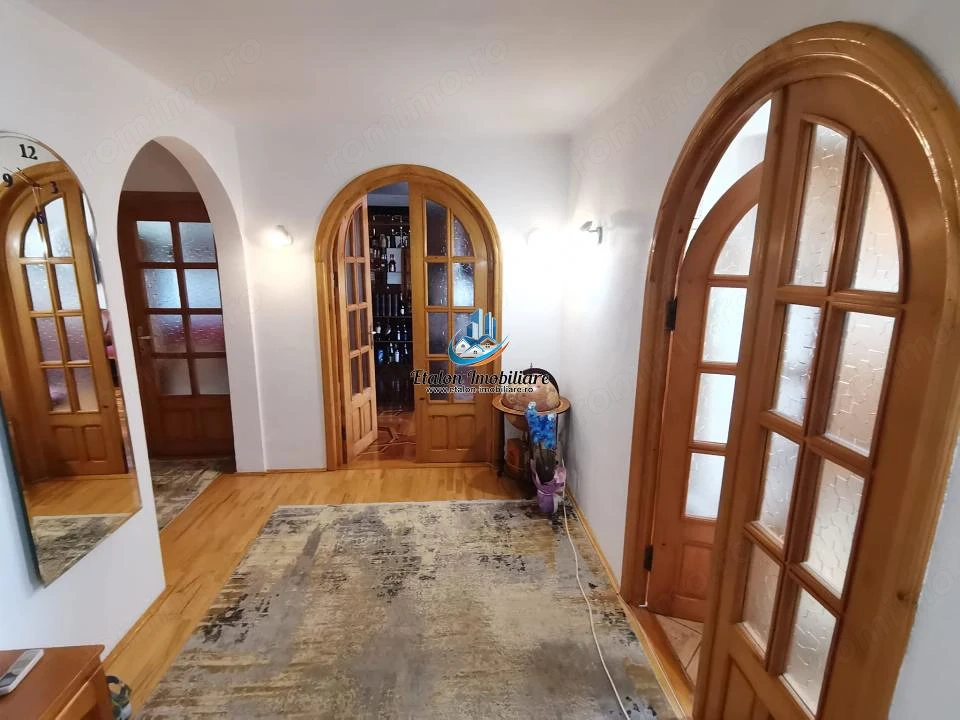 Apartament 3 camere decomandat, etaj 4, Calea Romanului