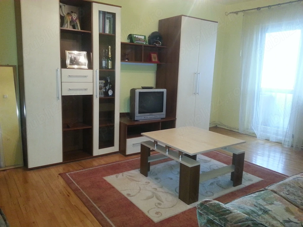 Proprietar inchiriez ap. 3 camere in Zorilor