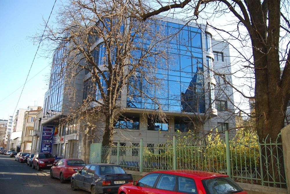 Birouri de inchiriat 140 m la etaj 2 si 150 m la mezanin