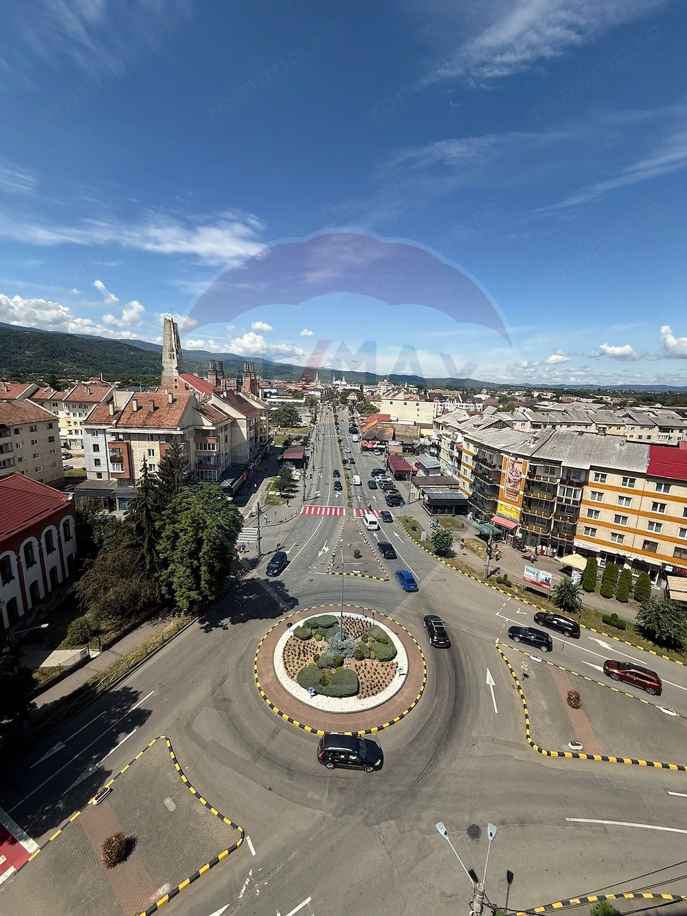 Apartament cu 5 camere de vânzare