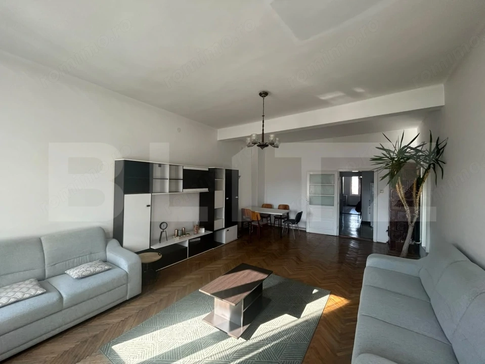 Apartament Spațios, 2 camere, decomandat, Zona Ultracentral