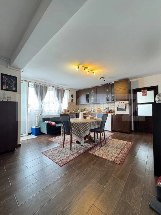 Apartament spatios, 3 camere, 64 mp, balcon, lângă VIVO