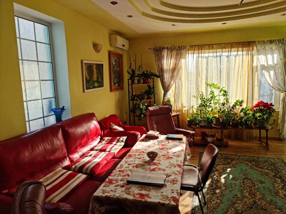 REDUCERE DE PREȚ  Vilă P+1+Pod+Beci | 700 mp teren 