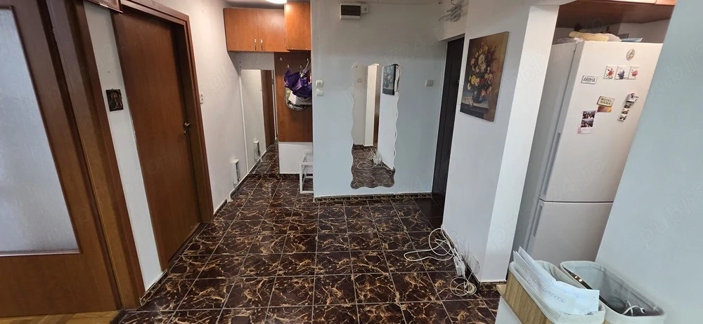 Inchiriez  apartament 4 camere