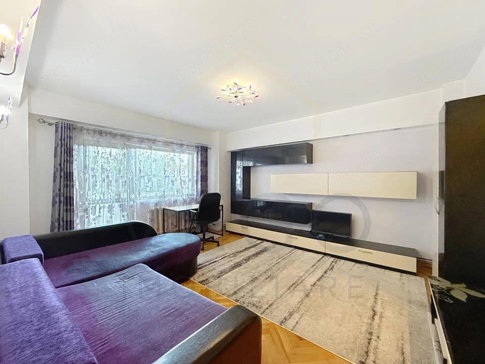3 camere decomandate, balcon, zona Centrala - Piata Cipariu-Fac.Drept