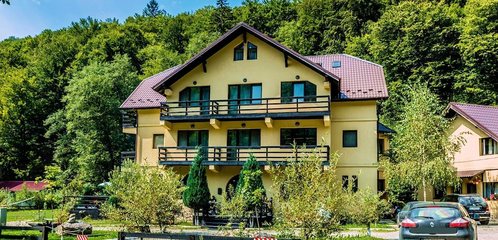 Pensiunea Turistica Cheile Cetatii - Rasnov - 690.000 euro