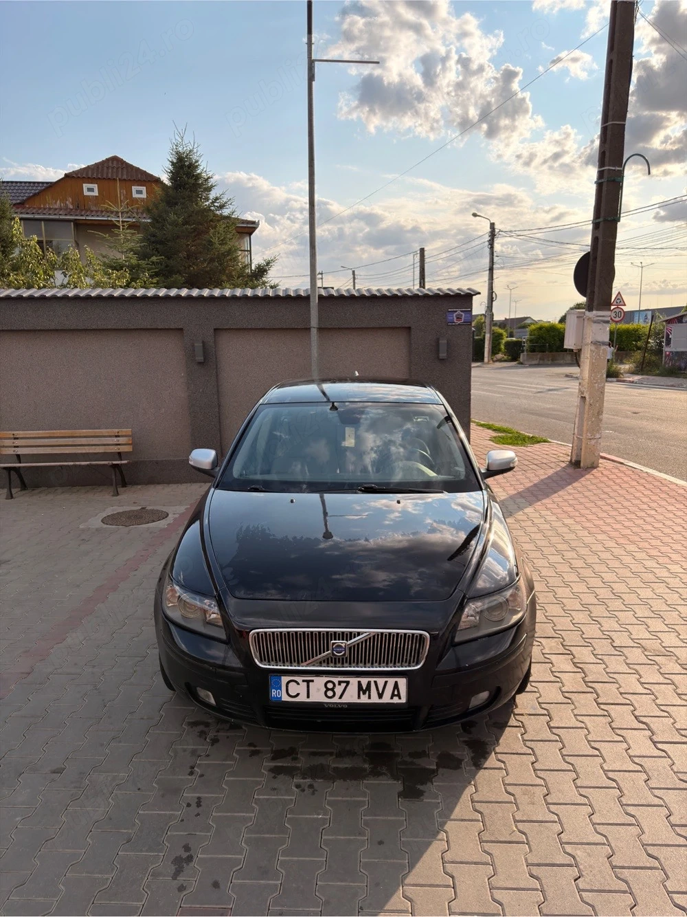 Volvo V50 