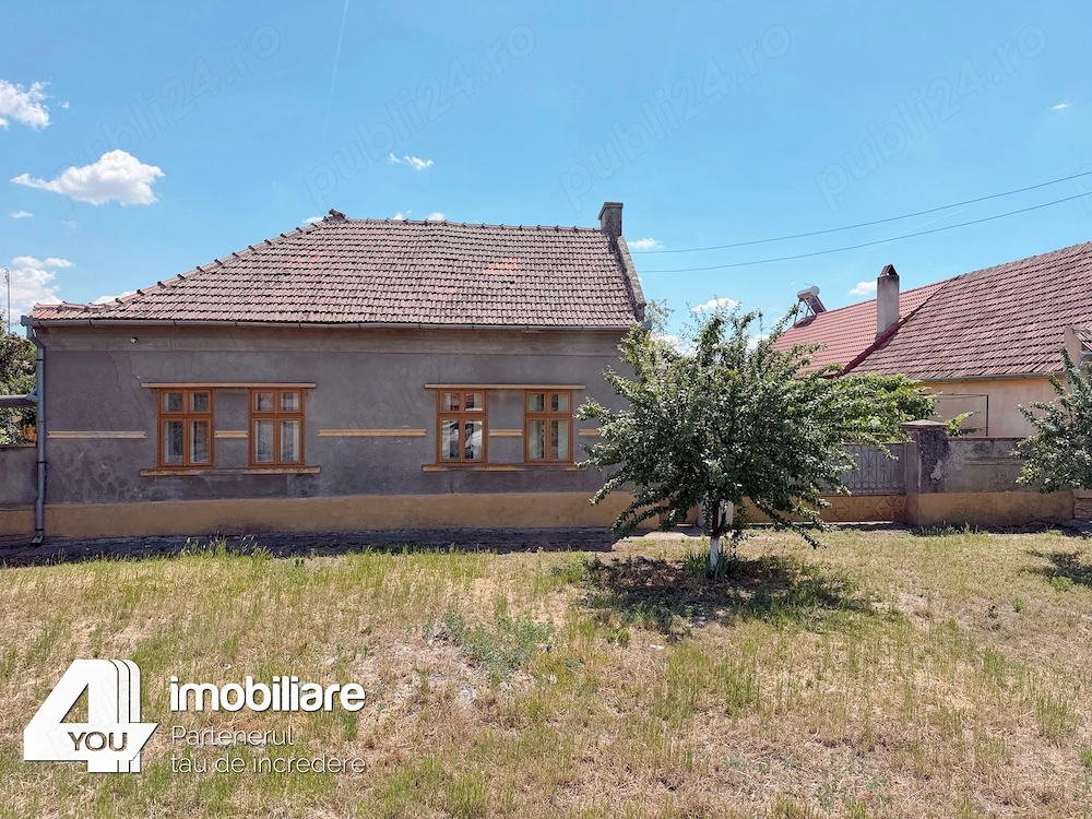 Casă în Secusigiu cu teren 1459 mp, fs.20 ml, 4 camere +anexe