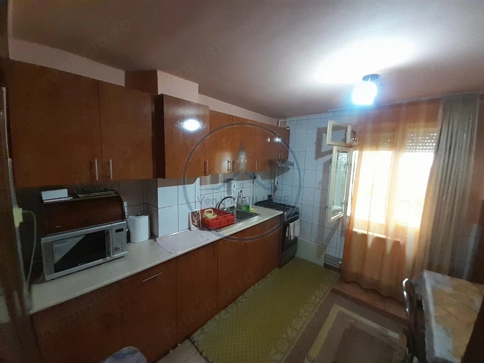 Apartament 4 camere,Parter,zona Imparatul Traian