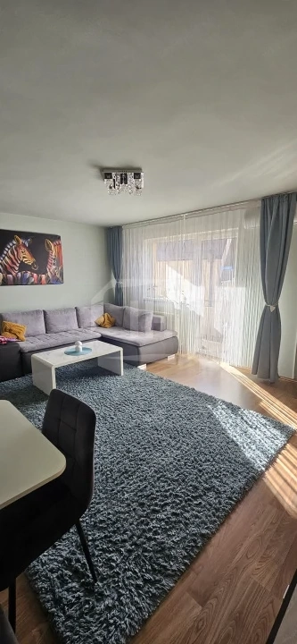 Apartament cu 2 camere, etaj 1, bloc mic, zona Iulius Mall