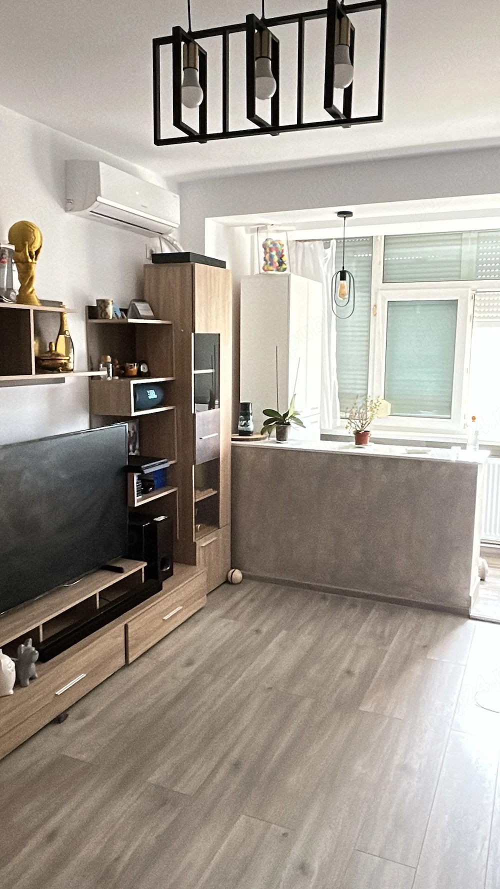 Vând apartament 3 camere