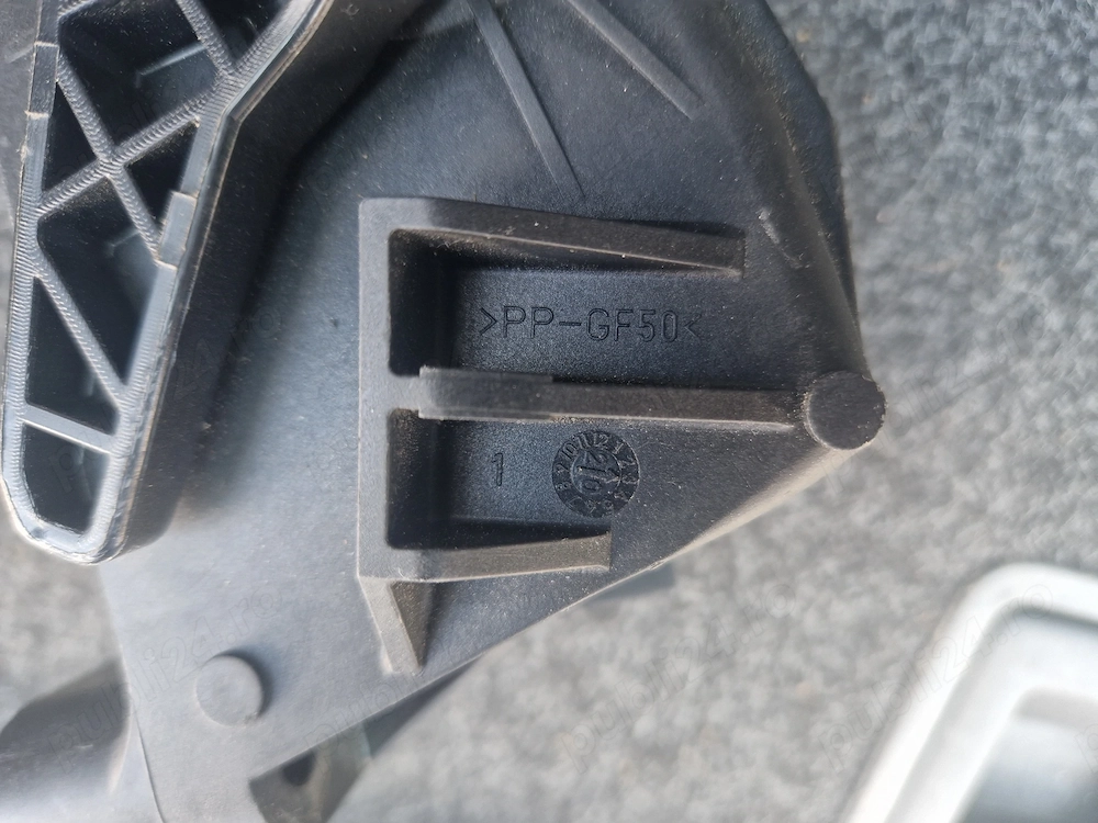 Vând clapetă de accelerație și pedală de accelerație electronică, aproape noi. 
