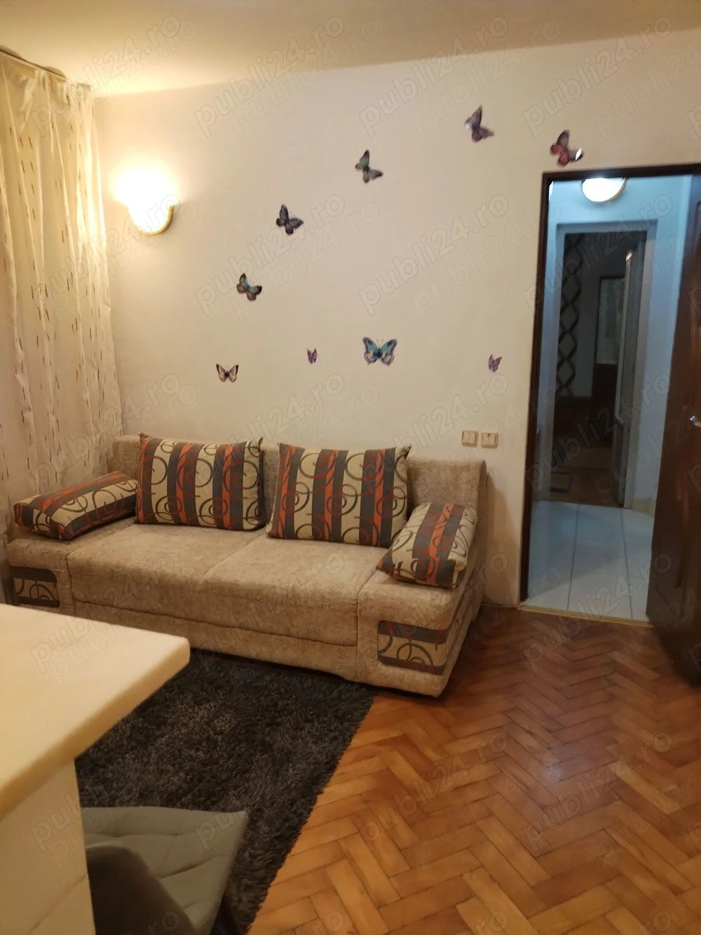 Închiriez apartament cu două camere 