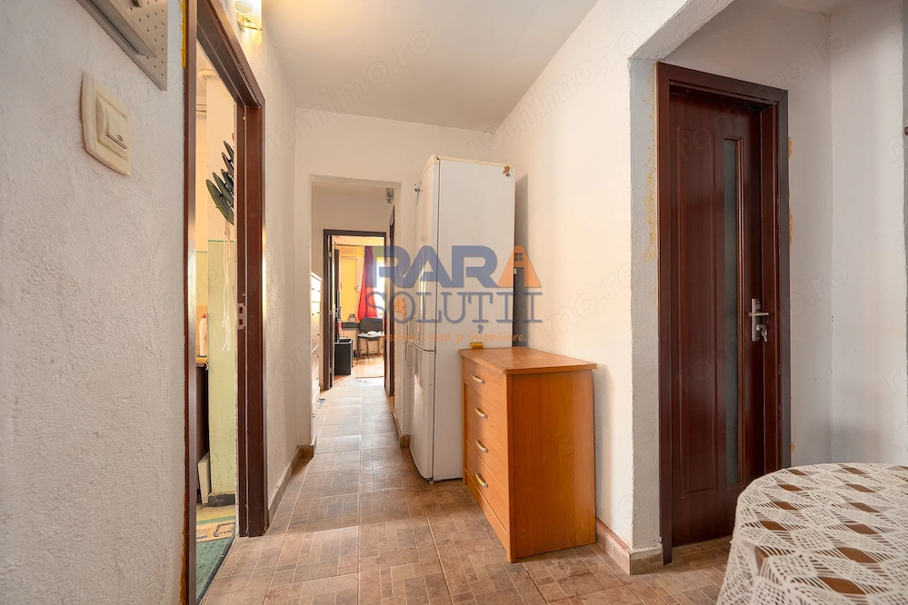 Apartament 3 camere, două băi, Bd. Roman Mușat