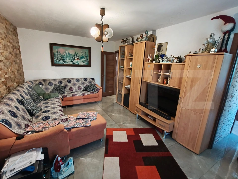 Apartament 2 camere, decomandat, 57 mp, etaj 2/4, zona Rovine