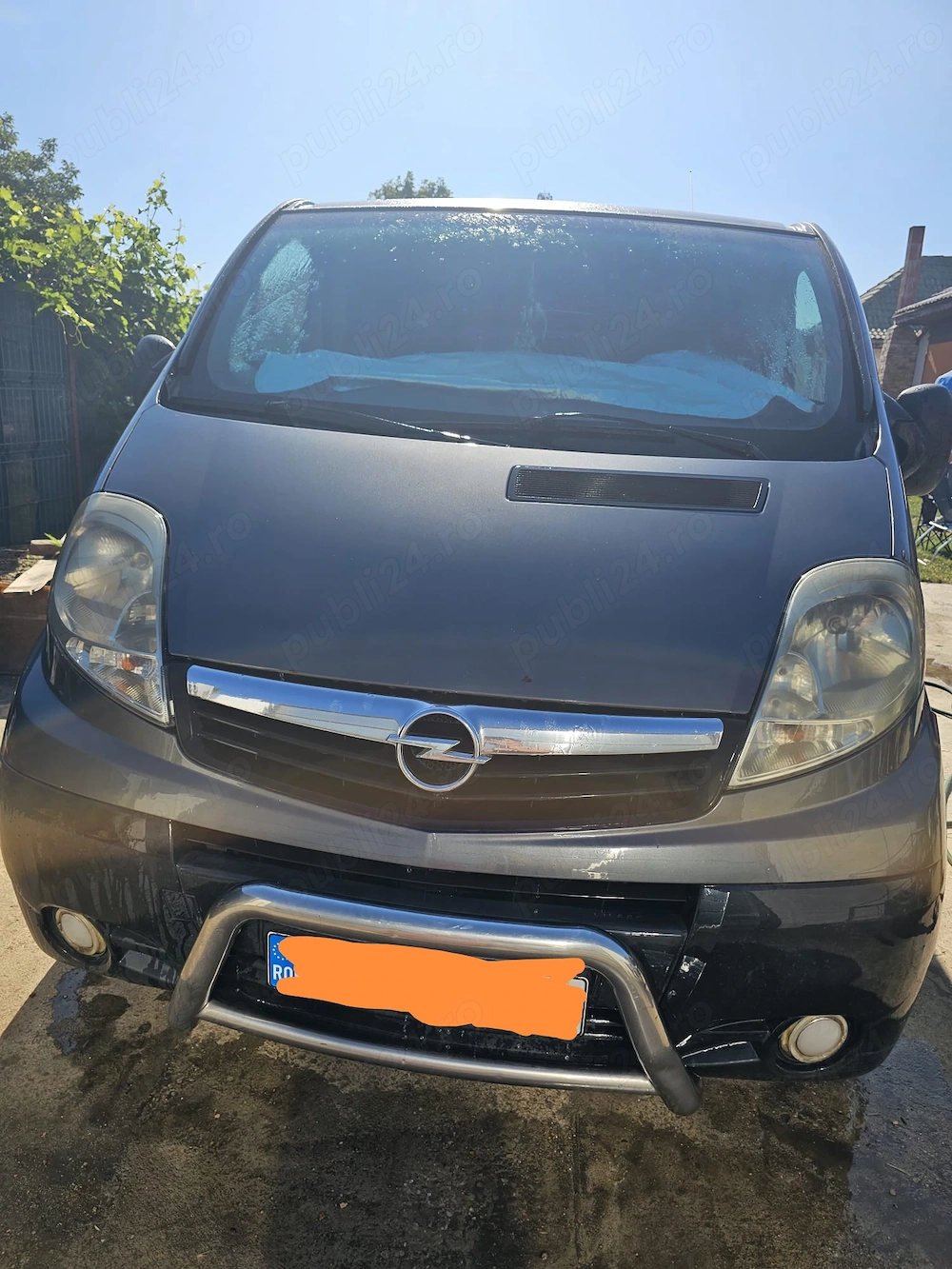 Vând Opel Vivaro, an fabricație 2006, în configurație foarte căutată de 7+1 locuri (ideal pentru tra