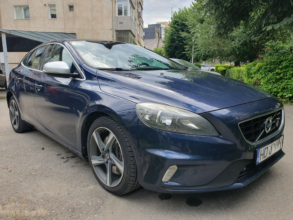 Volvo V40 - R- design, an 2014 2.0 diesel 190 cp