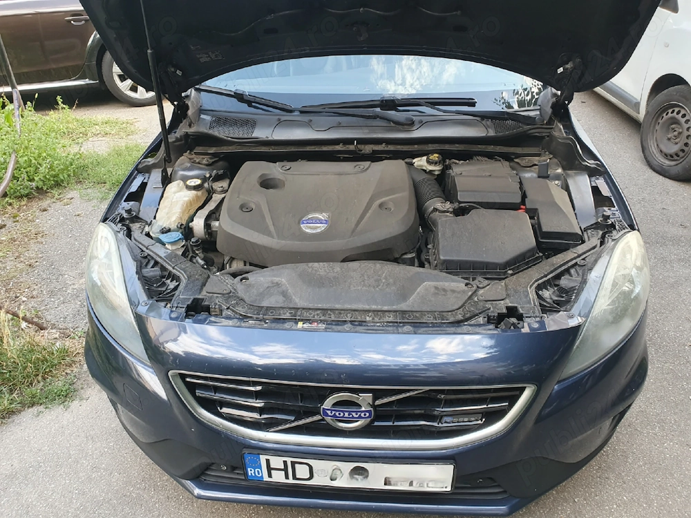 Volvo V40 - R- design, an 2014 2.0 diesel 190 cp
