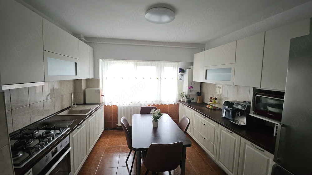 Vand apartament 4 camere, suprafata mare, structura deosebita, Noua Brasov