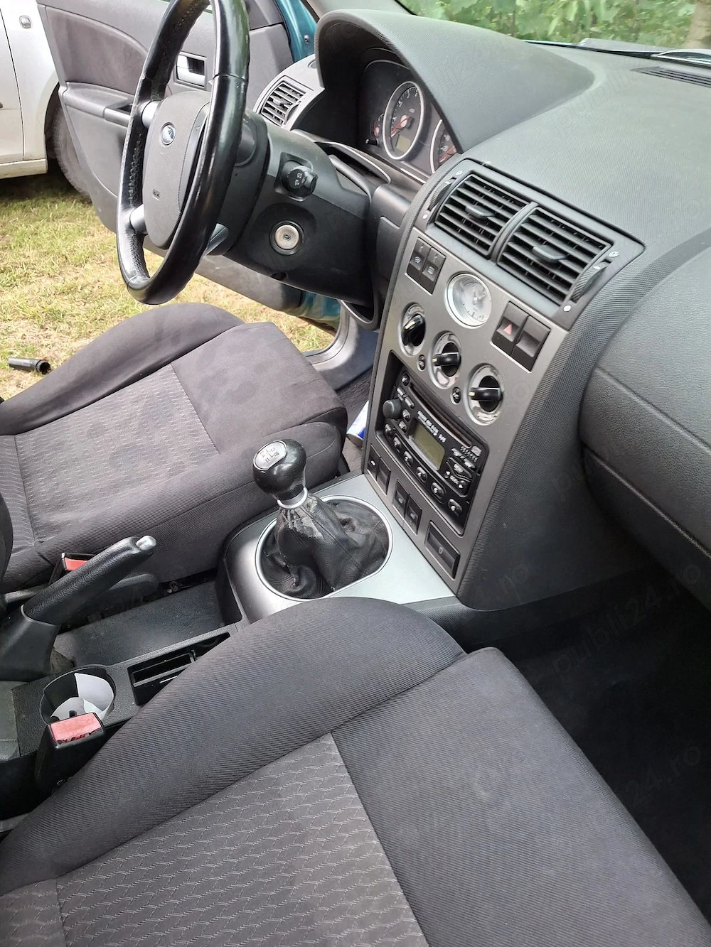 vand masina FORD MONDEO din anul 2002 
