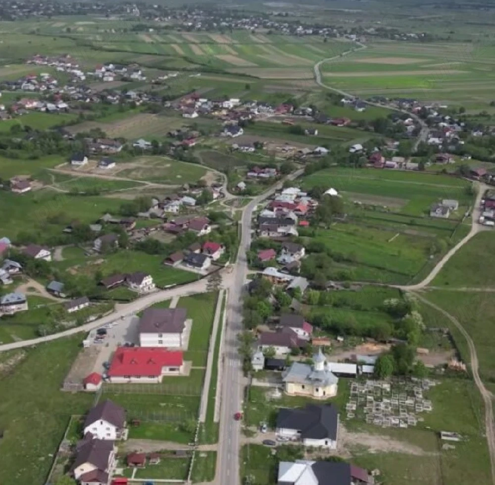 Vând teren intravilan Valea Moldovei 