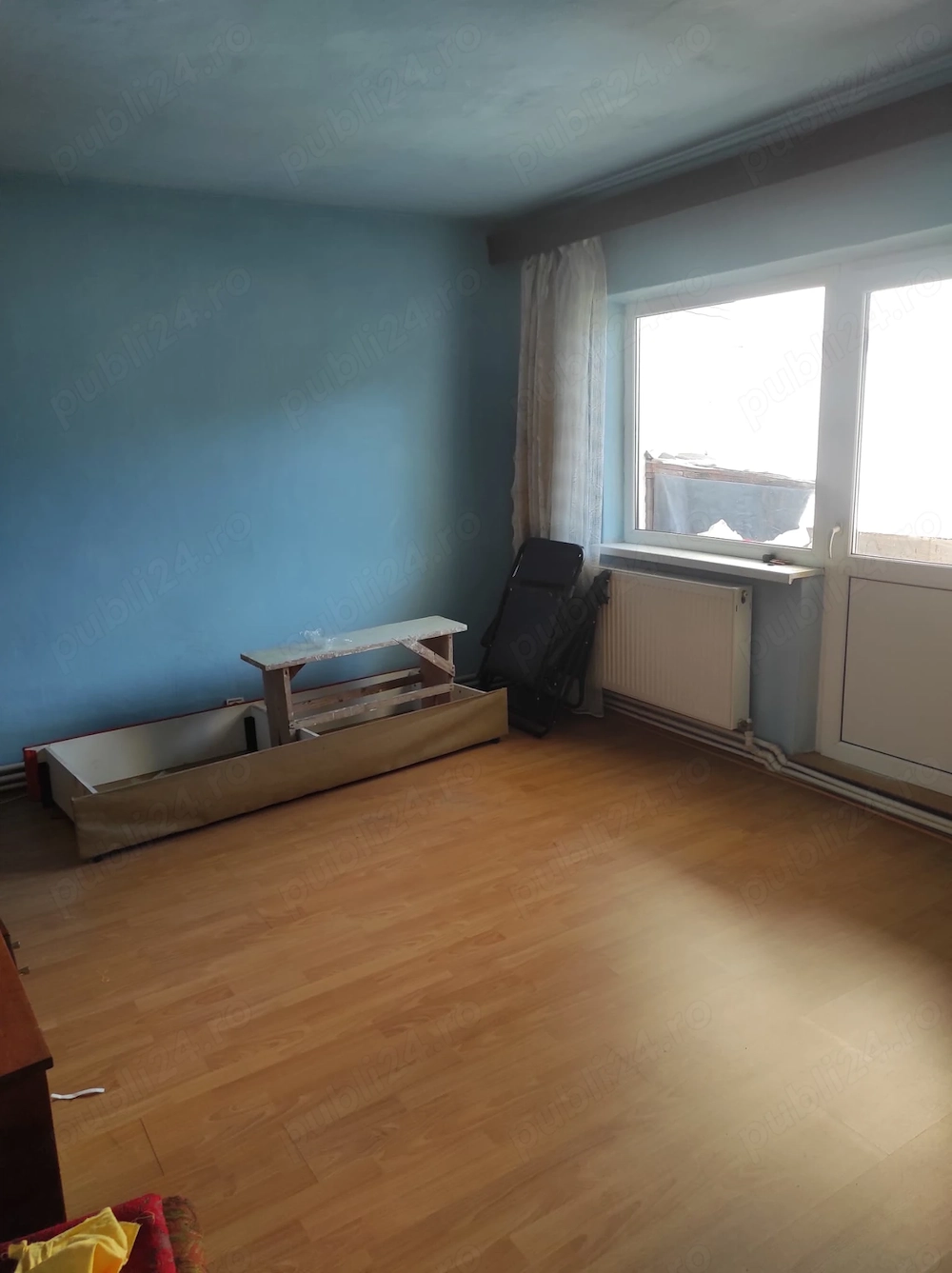 Proprietar vând apartament 4 camere decomandat. 
