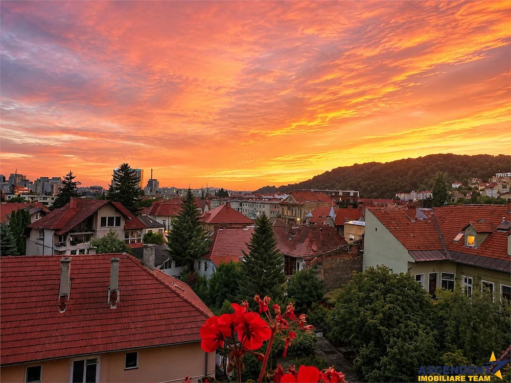 Proprietate cu caracter, regim vila, echipate, panorama montana, istorie, Central, Brasov