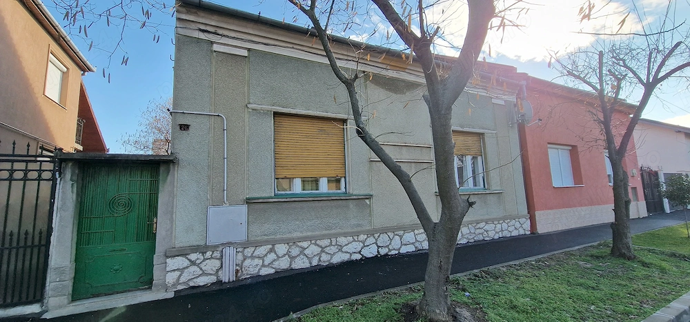 Casa de vanzare in Oradea zona Cantemir (24 a).