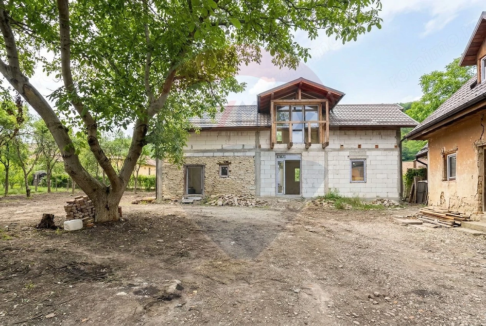 Casă de vânzare | Moldovenesti | Renovare necesară