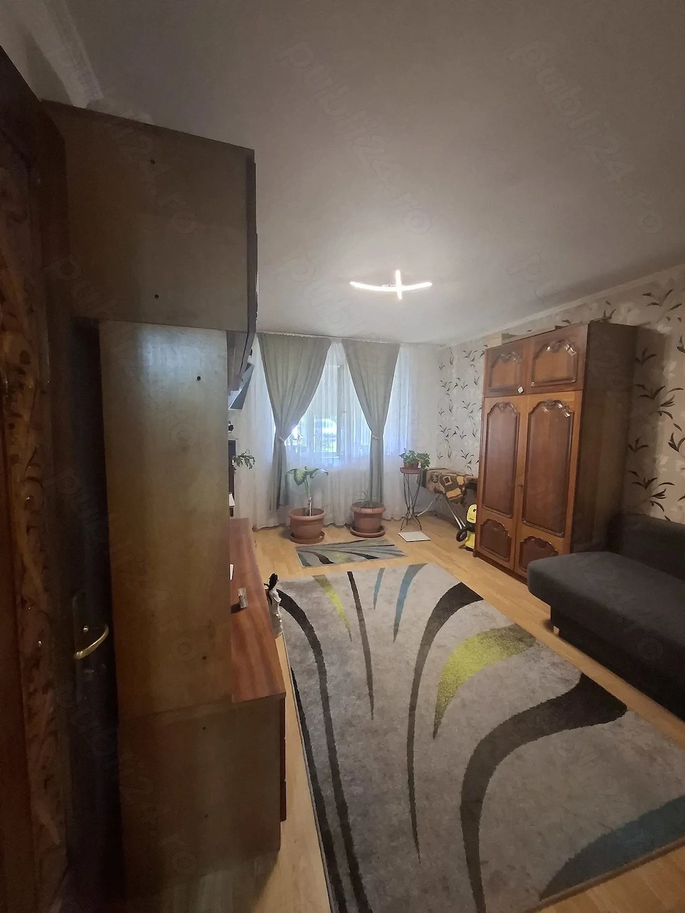 Apartament 2 camere -parter   Zona Dacia, Râmnicu Vâlcea
