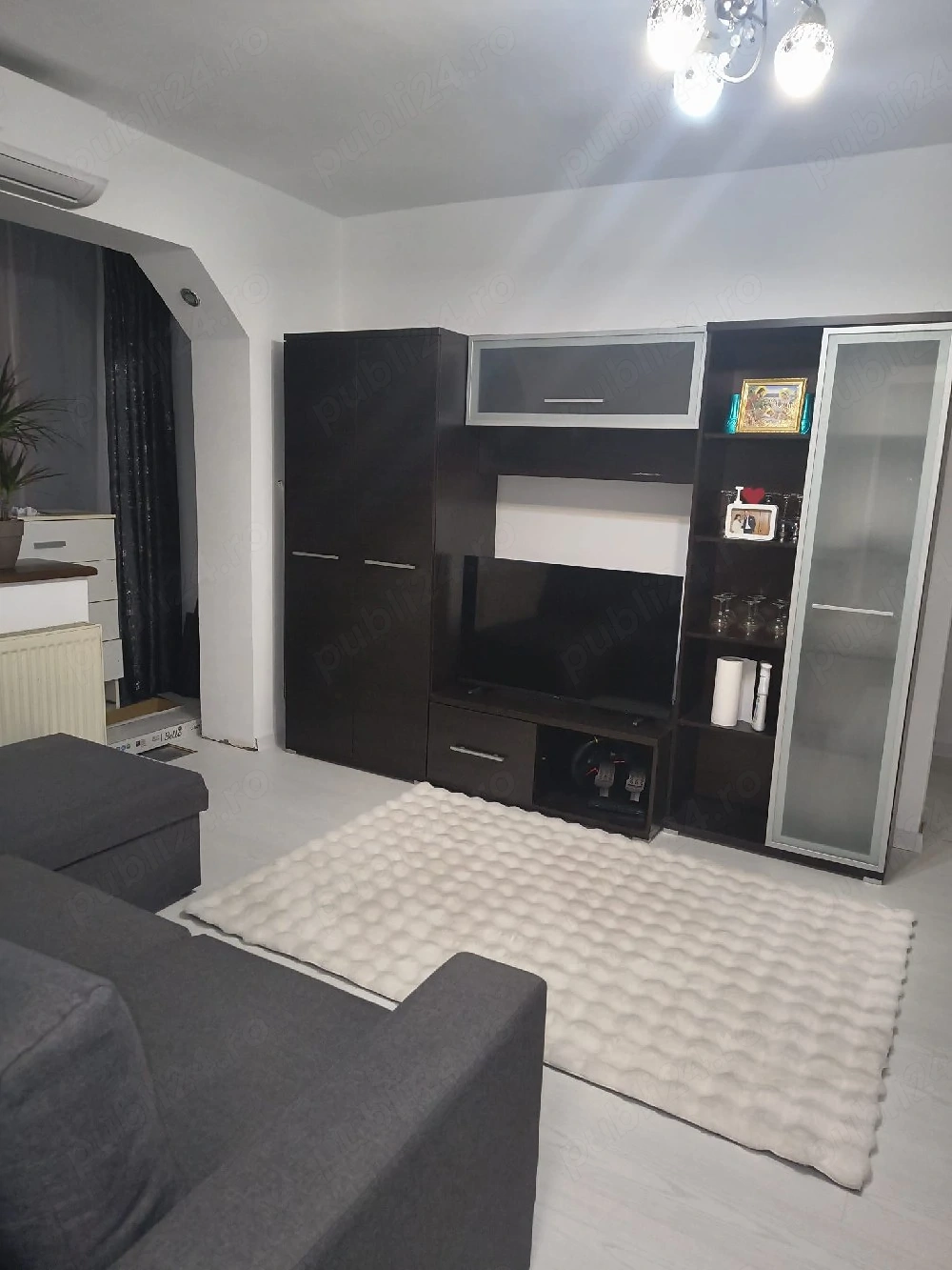 Închiriez apartament 3 camere