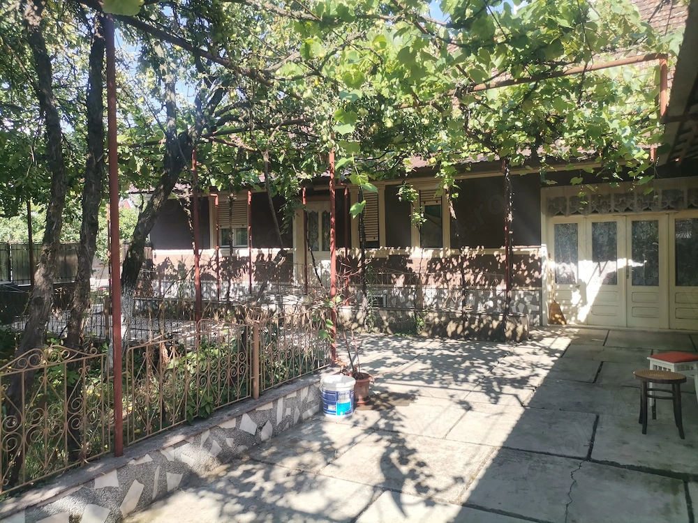 Casă de vânzare