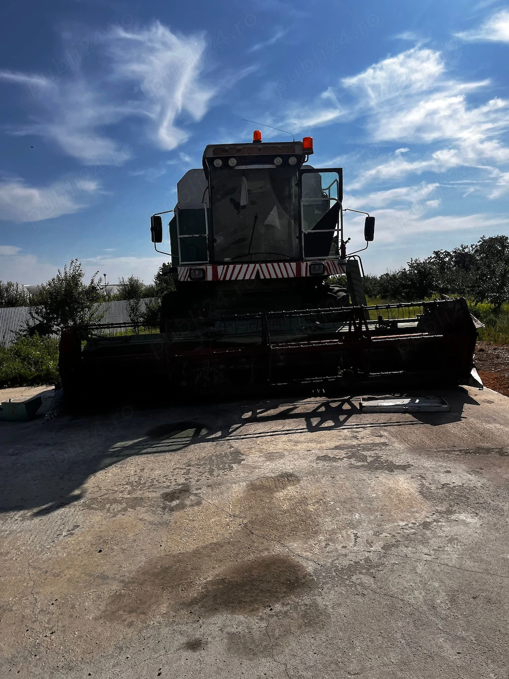 Vând COMBINA CLAAS DOMINATOR lo8 - motor nou, radiator nou
