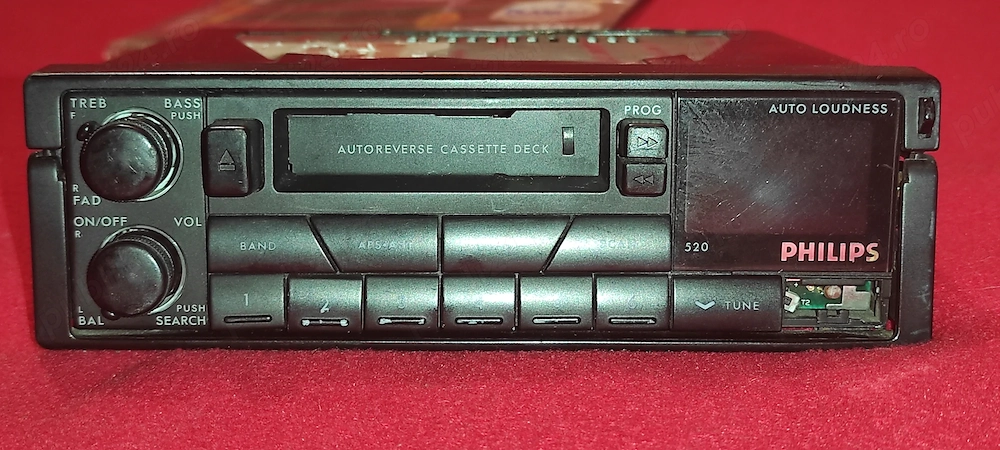 Radiocasetofon auto vintage an 1992  PHILIPS 520   poze reale   ATENTIE - LIPSA UN BUTON ( DREAPTA J