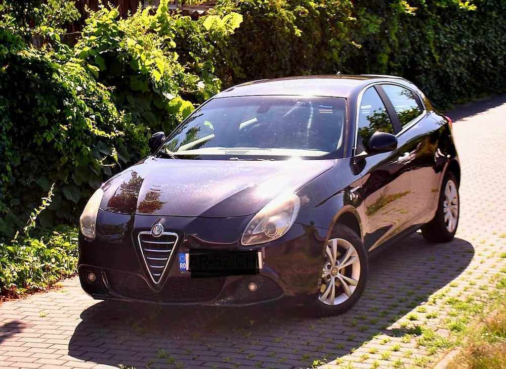 Vand Alfa Romeo Giulietta, an 2012, motor 2.0 Diesel JTDM, 173CP,cutie automata, 174.000km. 