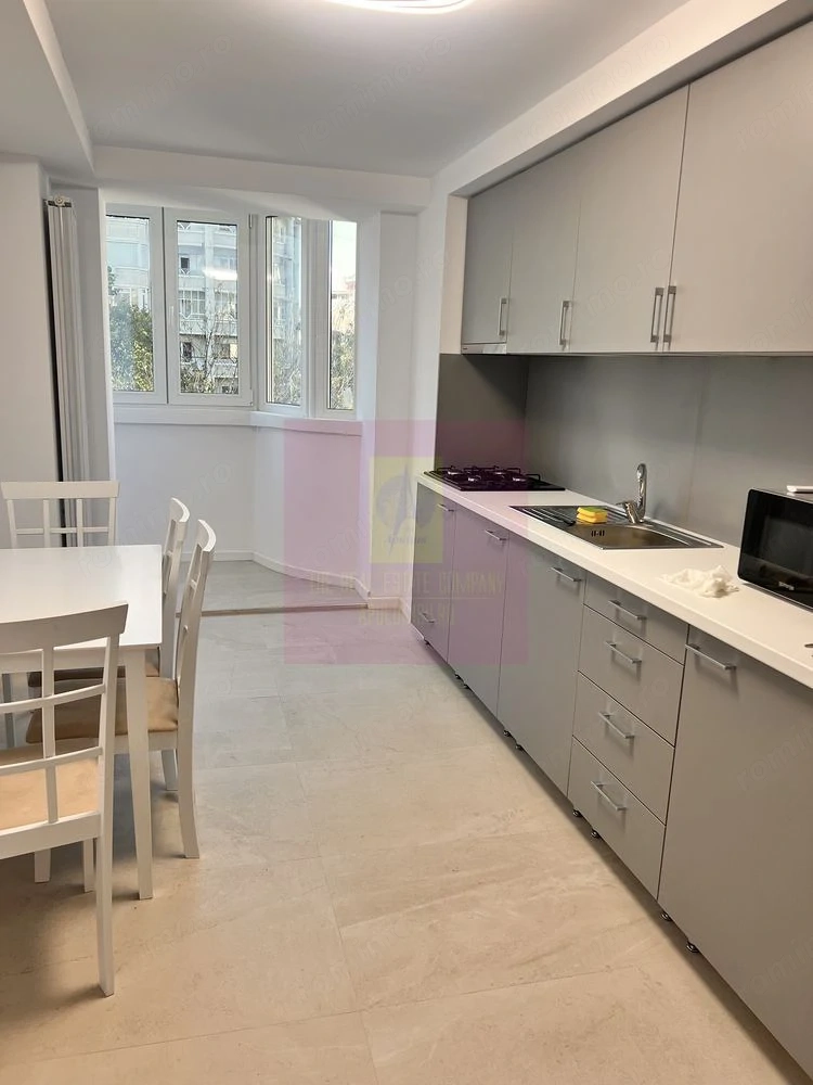 Vanzare apartament 3 camere Decebal, metrou, parking