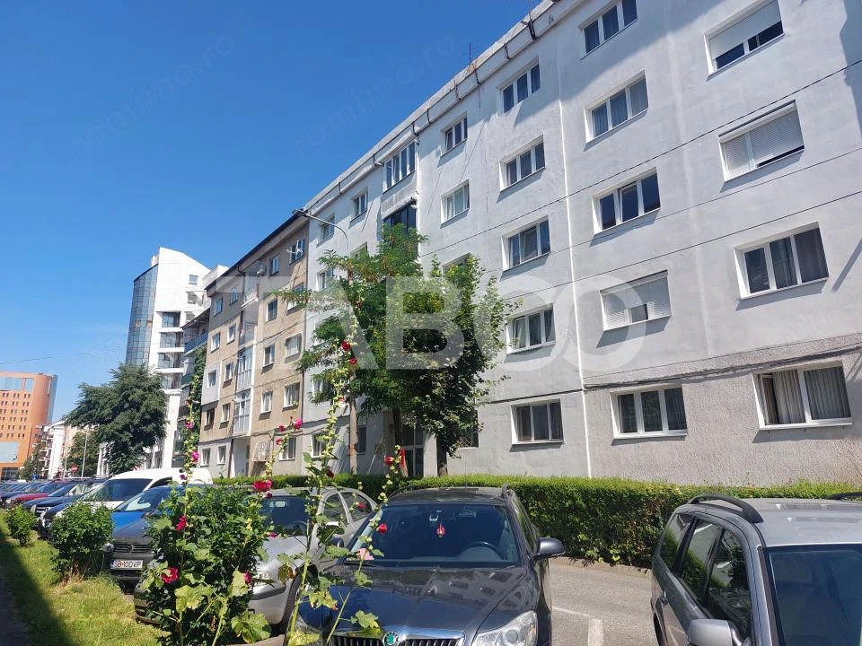Apartament spatios 2 camere decomandate pivnita zona Dioda Sibiu