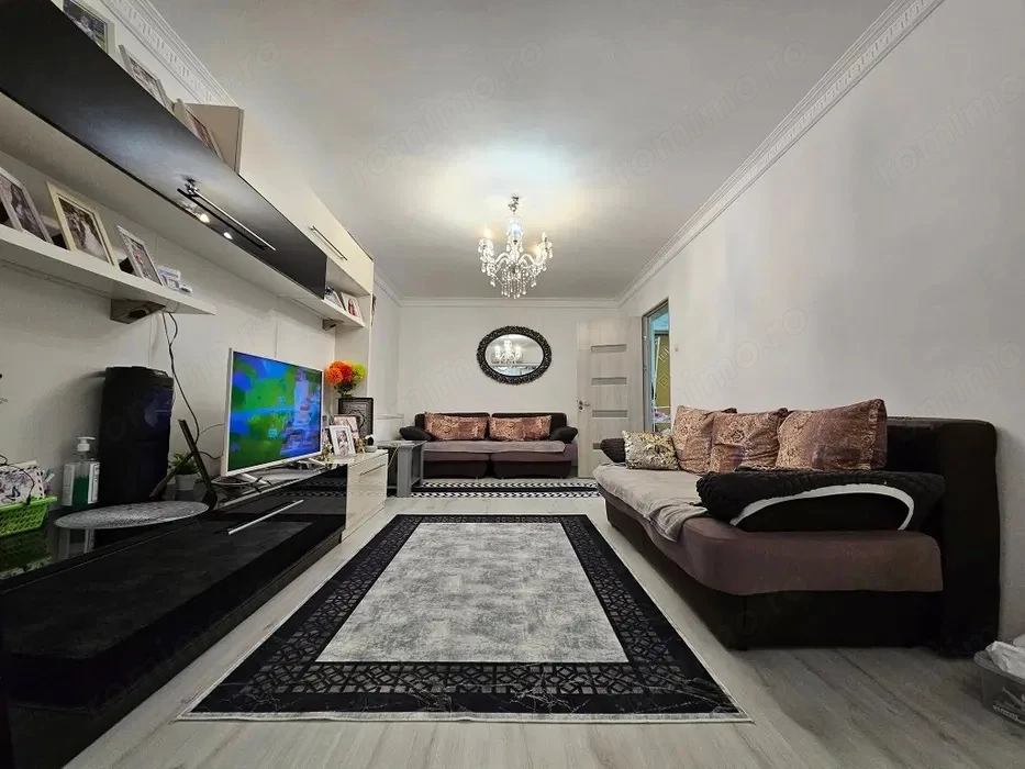 De Vanzare Apartament 2 Camere Decomandat - Zona Victoria / eMAG